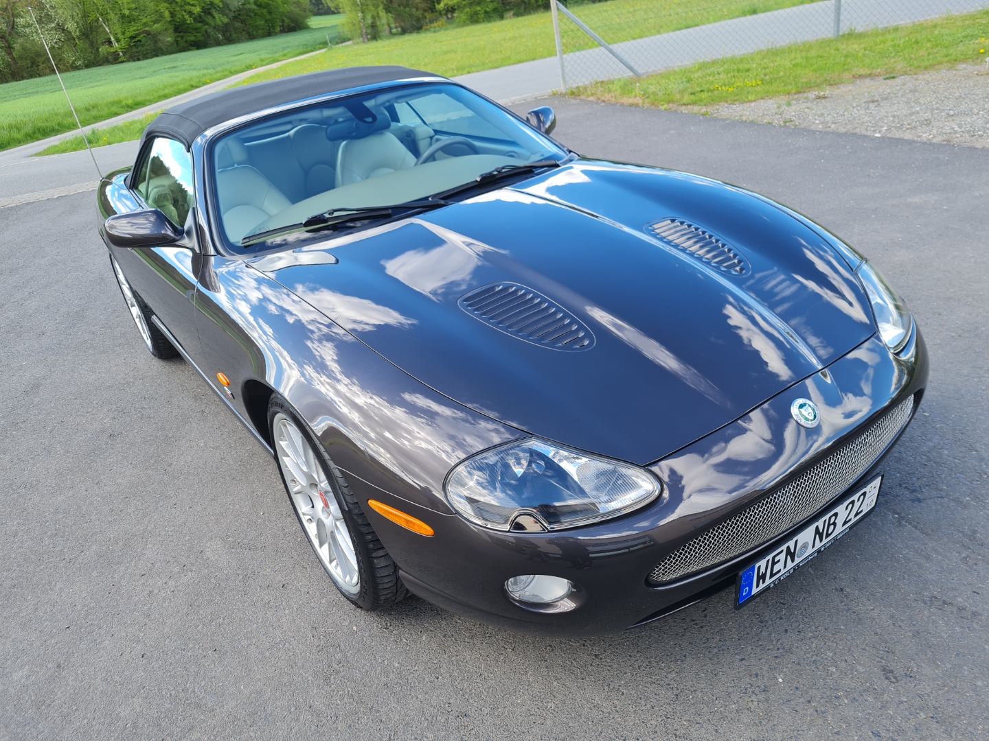 Jaguar XKR Cabrio nach der Fahrzeugaufbereitung